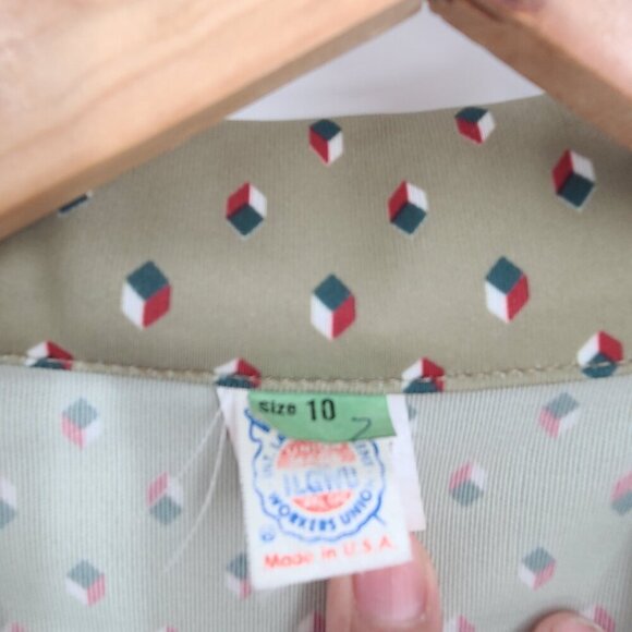 VINTAGE 1975S/1980S NOVELTY PRINT DRESS single stitch Union Made Half Button - Picture 2 of 7